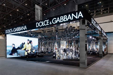 dolce gabbana cina in tradotto italiano|Dolce&Gabbana partecipa alla quarta edizione del China .